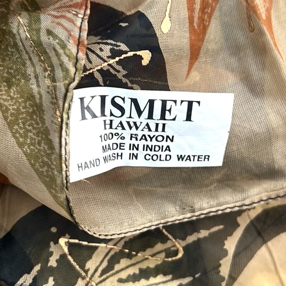 Kismet of Hawaii, Gorgeous Large Scarf/Wrap, Excellent Condition, Size 42x66 - Picture 3 of 4